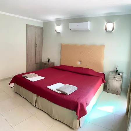 Livia's Appartments Daire Pafos