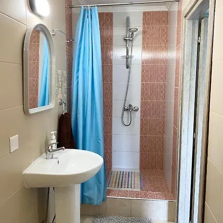 아파트 Livia's Appartments 파포스